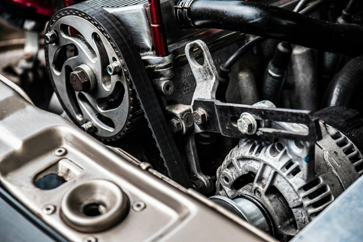 car-engine-close-up-25166014932.jpg